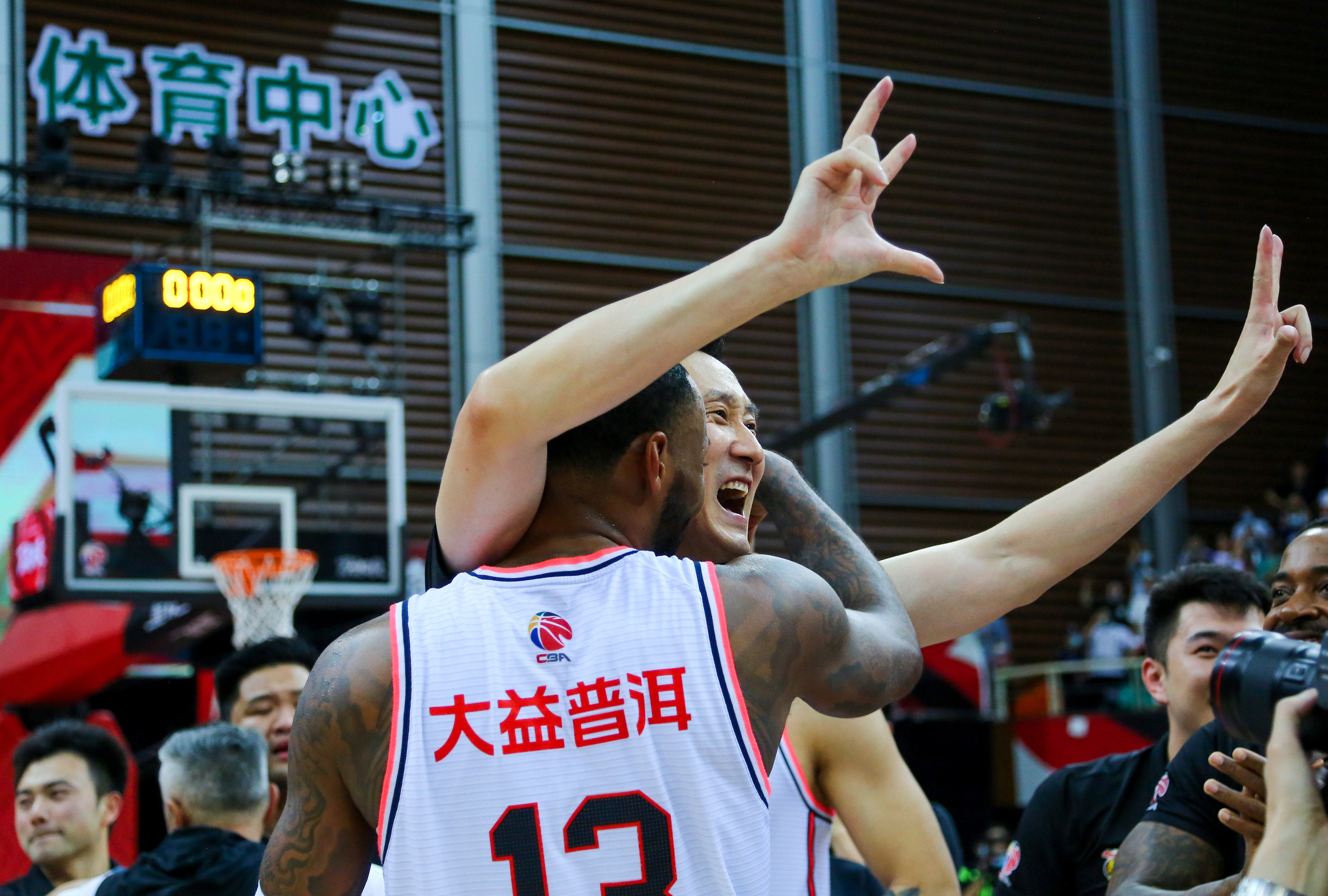 九游体育官网-拜仁慕尼黑关键时刻回应争议；志在CBA常规赛名次提升；信心回归；年轻球员得到机会的简单介绍